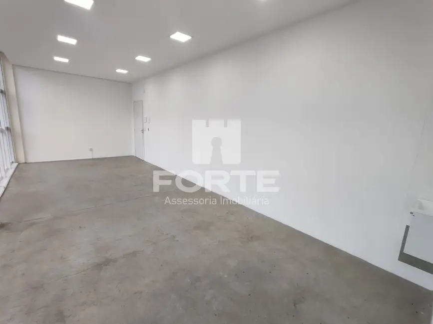 Sala Comercial para alugar, 29m2 em Vila Vitória, Mogi Das Cruzes - SP - imagem 2 Foto 2 de Sala Comercial para alugar, 29m2 em Vila Vitória, Mogi Das Cruzes - SP