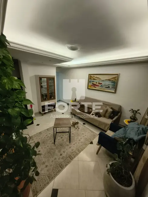 Foto 4 de Casa com 2 quartos à venda, 125m2 em Jardim Bela Vista, Mogi Das Cruzes - SP