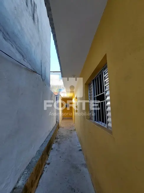 Casa com 2 quartos para alugar, 70m2 em Vila Brasileira, Mogi Das Cruzes - SP - imagem 4 Foto 4 de Casa com 2 quartos para alugar, 70m2 em Vila Brasileira, Mogi Das Cruzes - SP