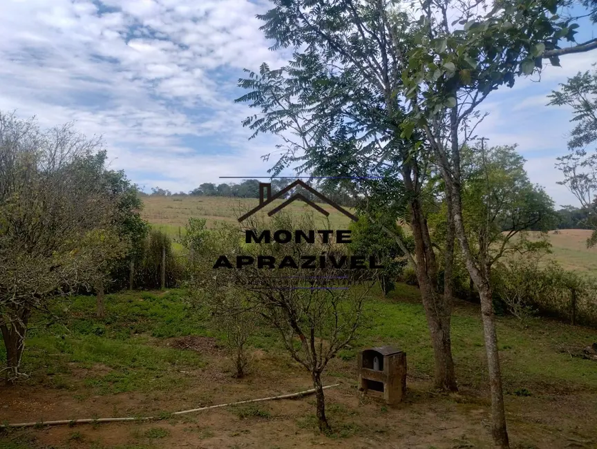 Chácara com 3 quartos à venda, 2005m2 em Ipelândia, Suzano - SP - imagem 3 Foto 3 de Chácara com 3 quartos à venda, 2005m2 em Ipelândia, Suzano - SP