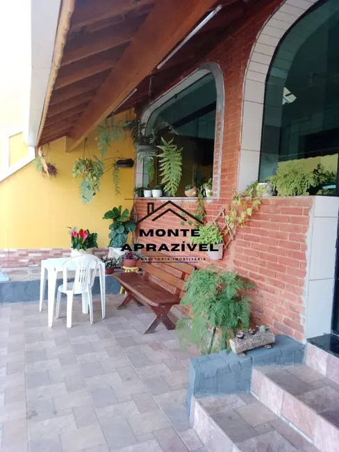 Chácara com 3 quartos à venda, 2000m2 em Ipelândia, Suzano - SP - imagem 3 Foto 3 de Chácara com 3 quartos à venda, 2000m2 em Ipelândia, Suzano - SP