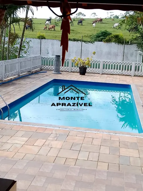 Chácara com 3 quartos à venda, 2000m2 em Ipelândia, Suzano - SP - imagem 1 Foto 1 de Chácara com 3 quartos à venda, 2000m2 em Ipelândia, Suzano - SP