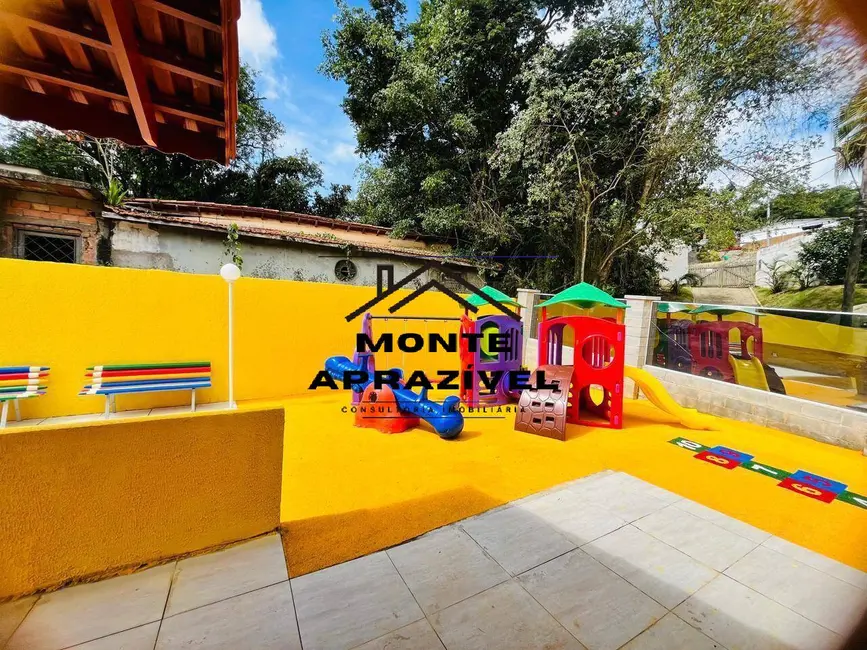 Chácara com 3 quartos à venda, 2000m2 em Guarulhos - SP - imagem 3 Foto 3 de Chácara com 3 quartos à venda, 2000m2 em Guarulhos - SP