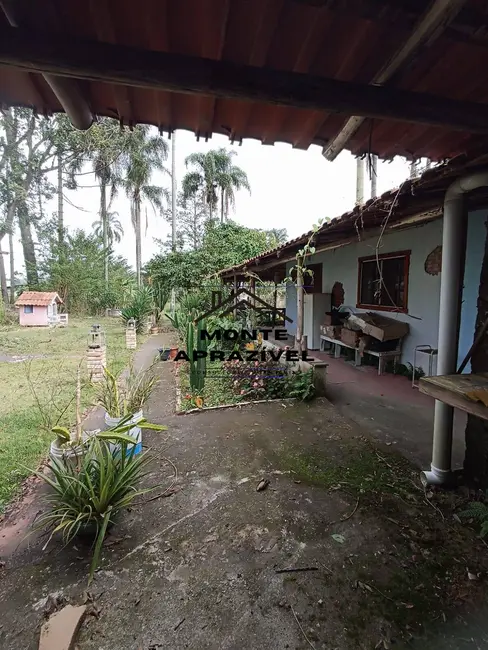 Chácara com 3 quartos à venda, 800m2 em Vila Nova das Lavras, Suzano - SP - imagem 3 Foto 3 de Chácara com 3 quartos à venda, 800m2 em Vila Nova das Lavras, Suzano - SP