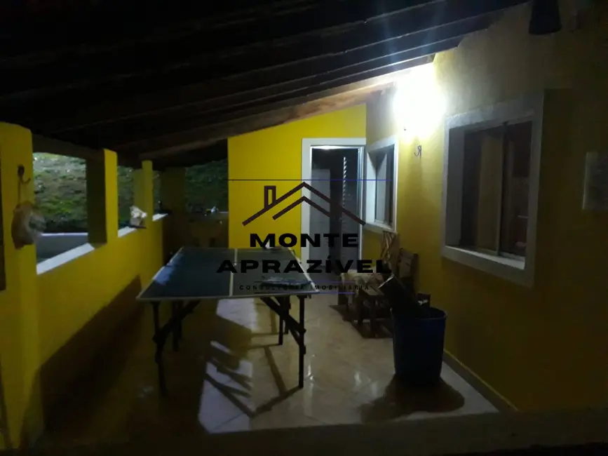 Foto 2 de Chácara com 4 quartos à venda, 1500m2 em Clube dos Oficiais, Suzano - SP