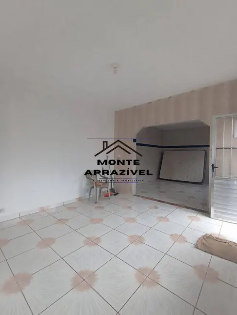 Casa com 2 quartos para alugar, 210m2 em Jardim São Luís, Suzano - SP - imagem 4 Foto 4 de Casa com 2 quartos para alugar, 210m2 em Jardim São Luís, Suzano - SP