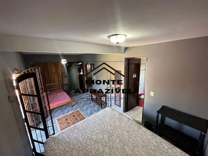 Chácara com 5 quartos à venda e para alugar, 1000m2 em Chácara Nossa Senhora Aparecida II, Suzano - SP - imagem 4 Foto 4 de Chácara com 5 quartos à venda e para alugar, 1000m2 em Chácara Nossa Senhora Aparecida II, Suzano - SP