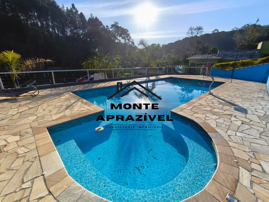 Chácara com 3 quartos à venda, 3000m2 em Clube dos Oficiais, Suzano - SP - imagem 1 Foto 1 de Chácara com 3 quartos à venda, 3000m2 em Clube dos Oficiais, Suzano - SP