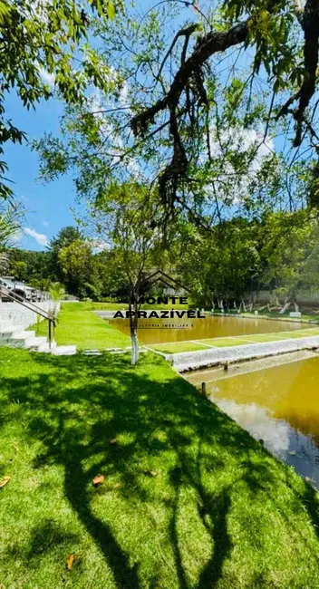 Chácara com 3 quartos à venda, 3000m2 em Clube dos Oficiais, Suzano - SP - imagem 2 Foto 2 de Chácara com 3 quartos à venda, 3000m2 em Clube dos Oficiais, Suzano - SP