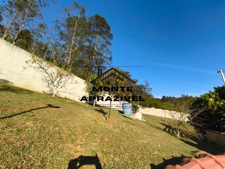 Chácara com 3 quartos à venda, 3000m2 em Clube dos Oficiais, Suzano - SP - imagem 5 Foto 5 de Chácara com 3 quartos à venda, 3000m2 em Clube dos Oficiais, Suzano - SP