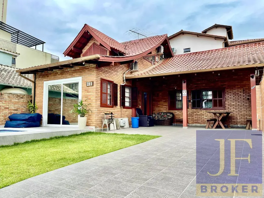 Foto 5 de Casa com 3 quartos à venda e para alugar, 250m2 em Canasvieiras, Florianopolis - SC