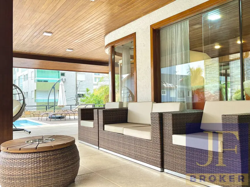 Casa com 5 quartos à venda e para alugar, 400m2 em Canasvieiras, Florianopolis - SC - imagem 7 Foto 7 de Casa com 5 quartos à venda e para alugar, 400m2 em Canasvieiras, Florianopolis - SC