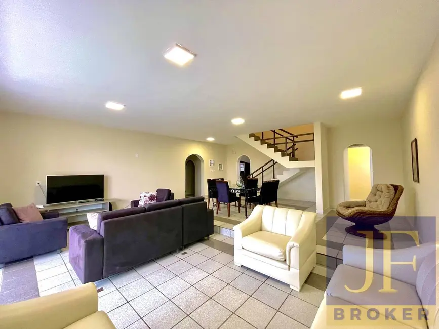 Foto 9 de Casa com 7 quartos à venda e para alugar, 350m2 em Canasvieiras, Florianopolis - SC