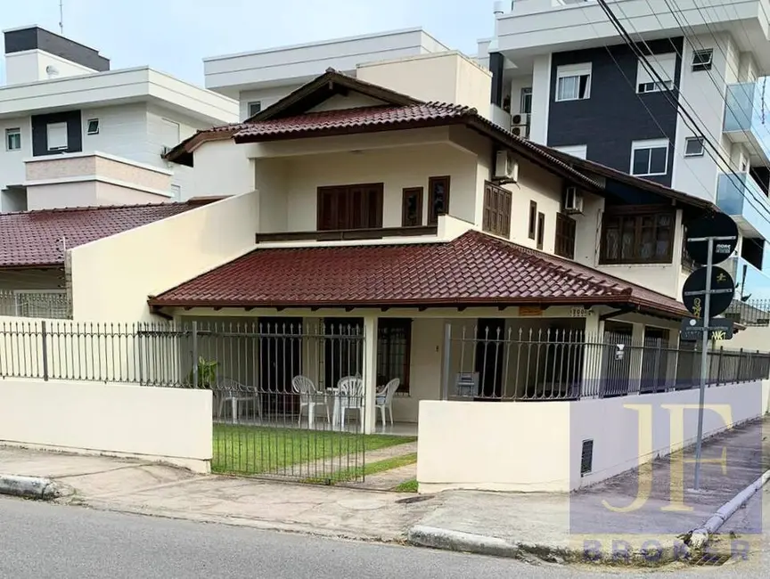 Foto 1 de Casa com 6 quartos à venda e para alugar, 180m2 em Canasvieiras, Florianopolis - SC