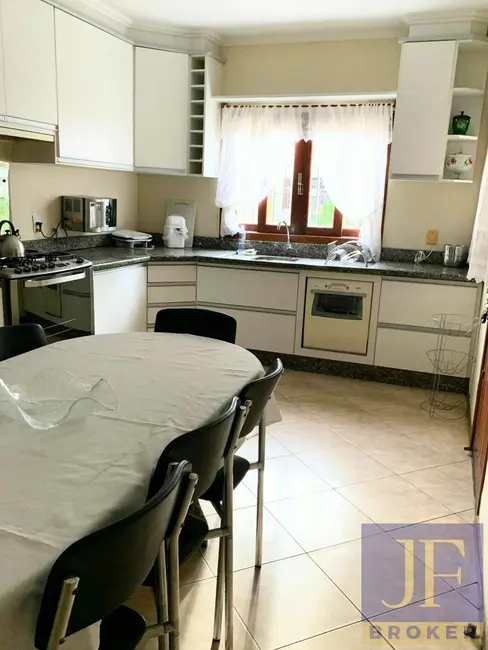Casa com 6 quartos à venda e para alugar, 180m2 em Canasvieiras, Florianopolis - SC - imagem 8 Foto 8 de Casa com 6 quartos à venda e para alugar, 180m2 em Canasvieiras, Florianopolis - SC