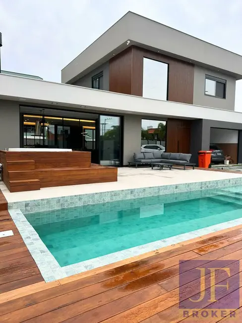 Foto 1 de Casa com 4 quartos à venda, 1060m2 em Ingleses do Rio Vermelho, Florianopolis - SC