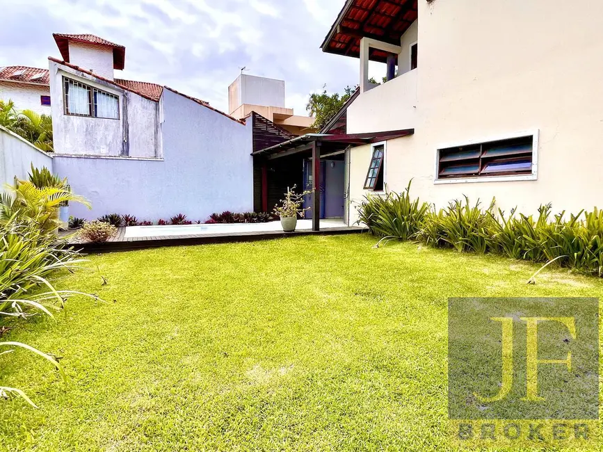 Casa com 3 quartos à venda e para alugar, 300m2 em Canasvieiras, Florianopolis - SC - imagem 4 Foto 4 de Casa com 3 quartos à venda e para alugar, 300m2 em Canasvieiras, Florianopolis - SC