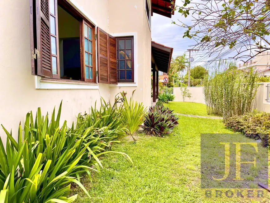 Casa com 3 quartos à venda e para alugar, 300m2 em Canasvieiras, Florianopolis - SC - imagem 5 Foto 5 de Casa com 3 quartos à venda e para alugar, 300m2 em Canasvieiras, Florianopolis - SC