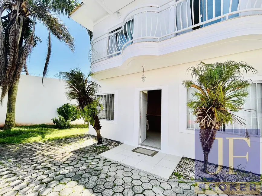 Casa com 3 quartos à venda e para alugar, 180m2 em Canasvieiras, Florianopolis - SC - imagem 3 Foto 3 de Casa com 3 quartos à venda e para alugar, 180m2 em Canasvieiras, Florianopolis - SC
