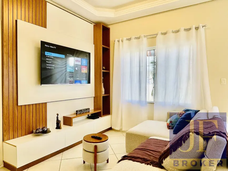 Casa com 3 quartos à venda e para alugar, 180m2 em Canasvieiras, Florianopolis - SC - imagem 4 Foto 4 de Casa com 3 quartos à venda e para alugar, 180m2 em Canasvieiras, Florianopolis - SC