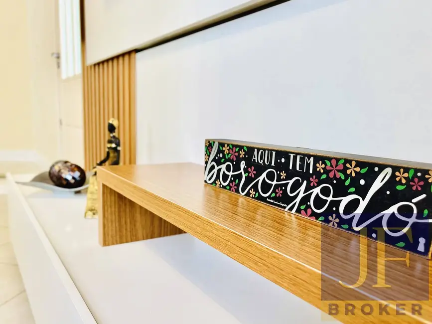 Casa com 3 quartos à venda e para alugar, 180m2 em Canasvieiras, Florianopolis - SC - imagem 9 Foto 9 de Casa com 3 quartos à venda e para alugar, 180m2 em Canasvieiras, Florianopolis - SC