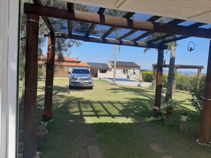 Chácara com 4 quartos à venda, 1040m2 em Tuiuti - SP - imagem 3 Foto 3 de Chácara com 4 quartos à venda, 1040m2 em Tuiuti - SP