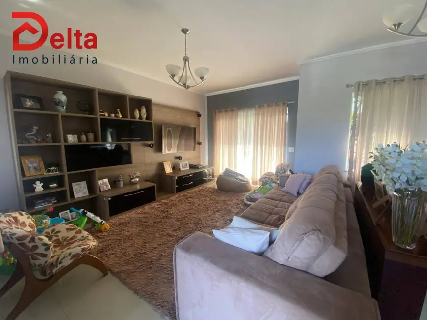 Foto 2 de Casa com 3 quartos à venda, 800m2 em Bom Jesus Dos Perdoes - SP