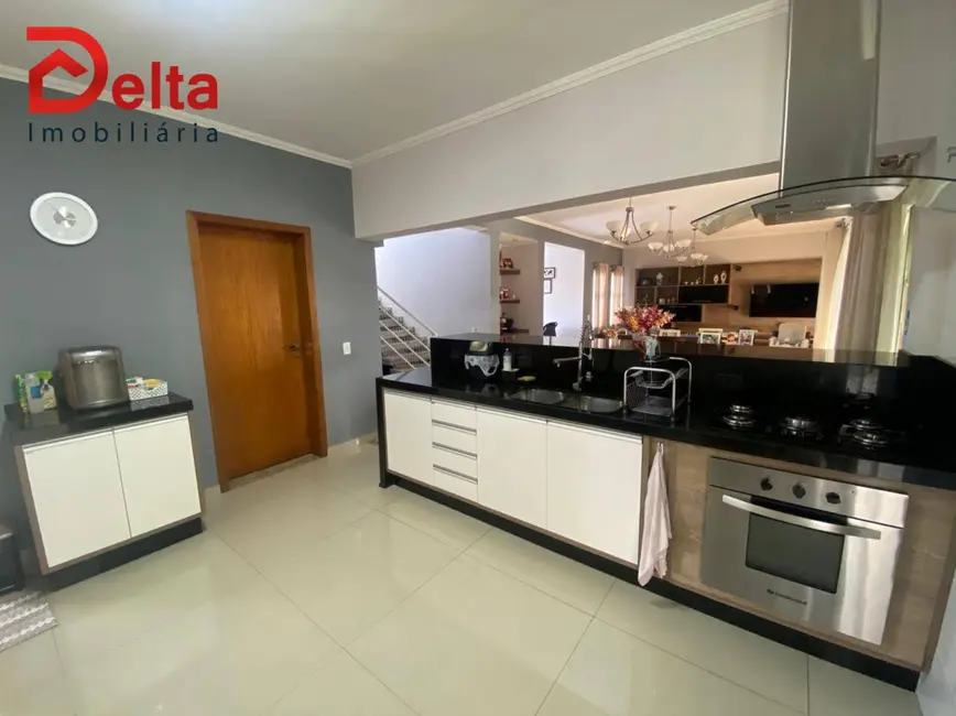 Foto 4 de Casa com 3 quartos à venda, 800m2 em Bom Jesus Dos Perdoes - SP