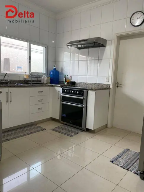 Foto 9 de Casa com 3 quartos à venda, 1000m2 em Atibaia - SP