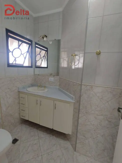 Foto 4 de Casa de Condomínio com 3 quartos para alugar, 500m2 em Jardim Siriema, Atibaia - SP