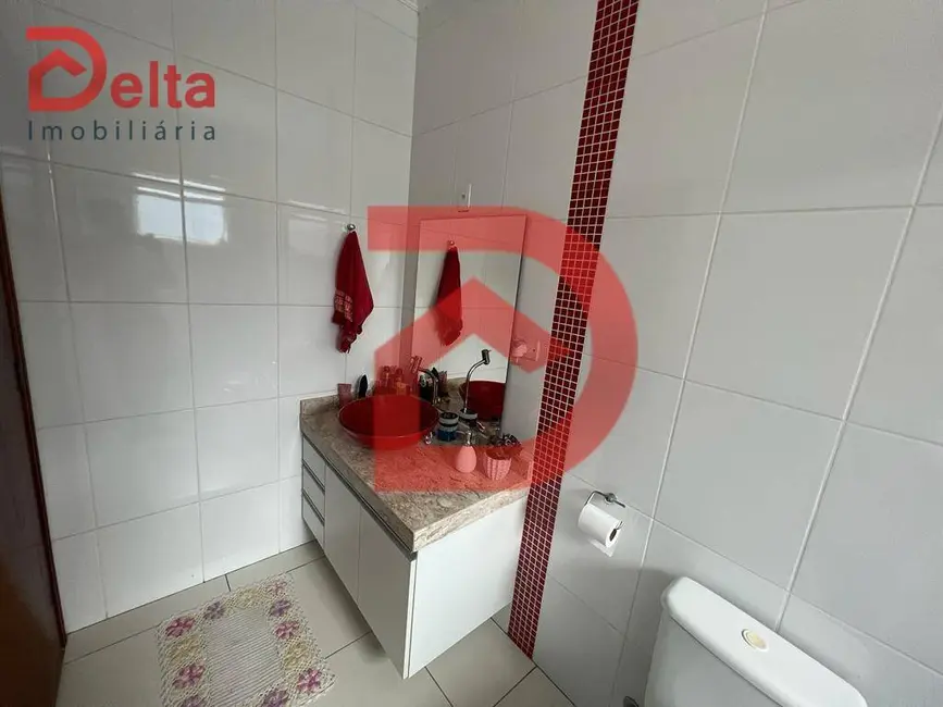 Foto 2 de Casa com 3 quartos à venda, 175m2 em Nova Cerejeira, Atibaia - SP