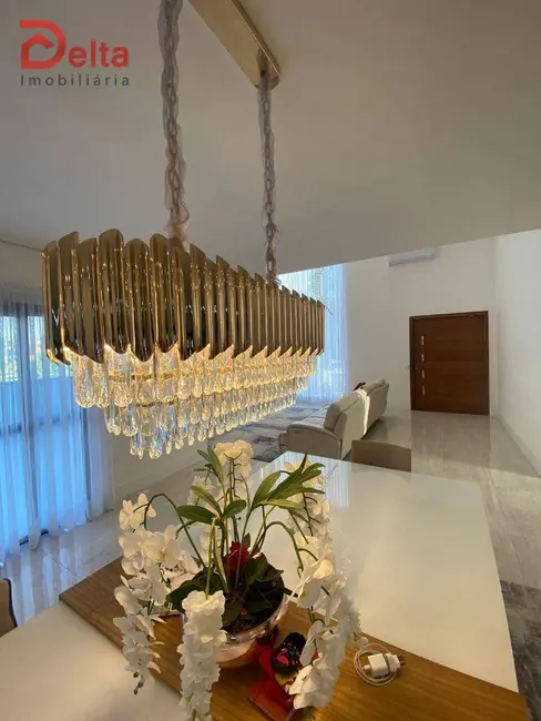 Casa de Condomínio com 4 quartos à venda, 600m2 em Atibaia - SP - imagem 3 Foto 3 de Casa de Condomínio com 4 quartos à venda, 600m2 em Atibaia - SP