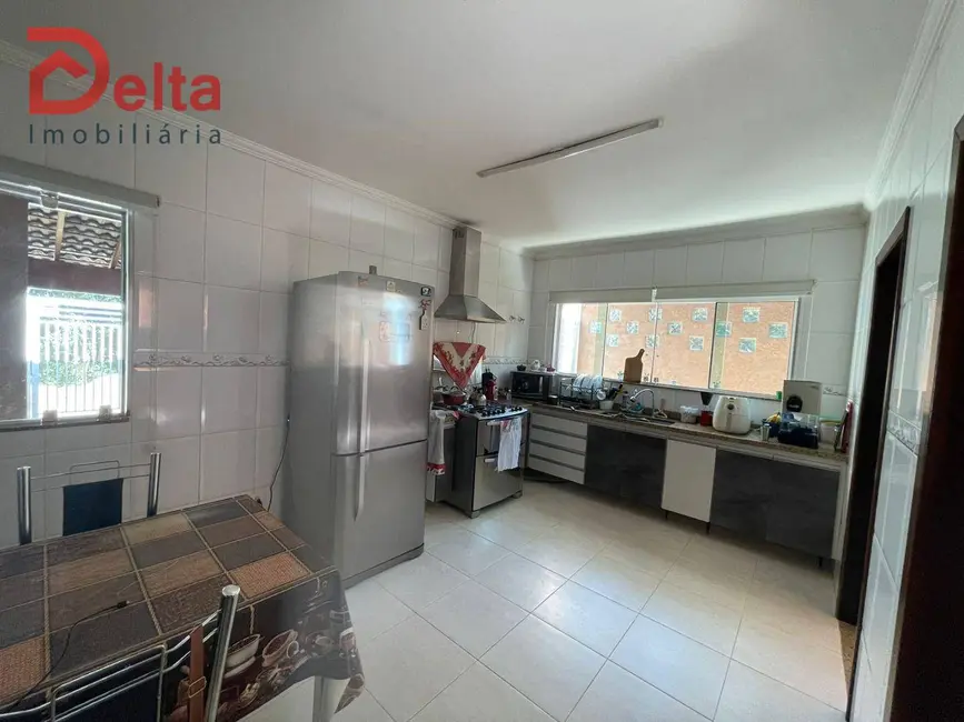 Foto 8 de Casa com 3 quartos à venda, 350m2 em Parque Residencial Itaguaçu, Atibaia - SP