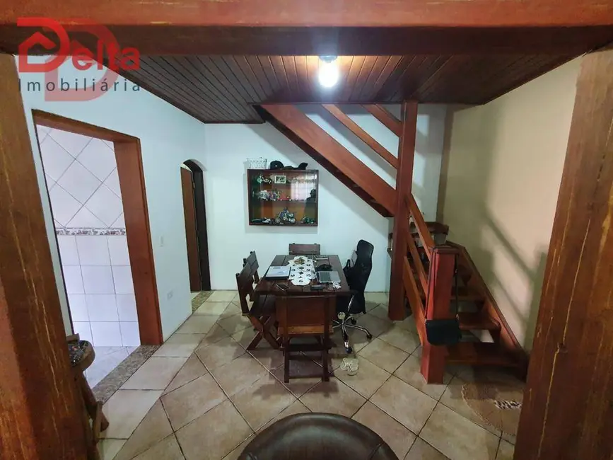 Foto 4 de Casa com 2 quartos à venda, 200m2 em Atibaia - SP