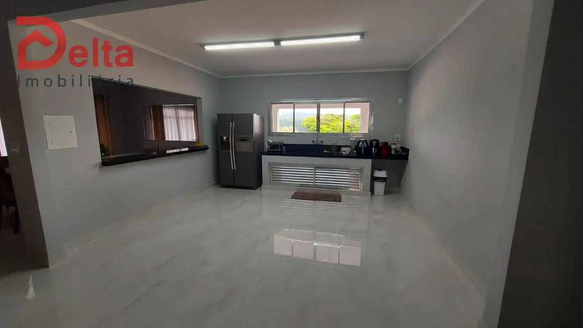 Foto 4 de Casa com 3 quartos à venda, 825m2 em Jardim Centenário, Atibaia - SP