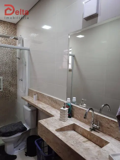 Foto 9 de Casa com 2 quartos à venda, 144m2 em Jardim Imperial, Atibaia - SP