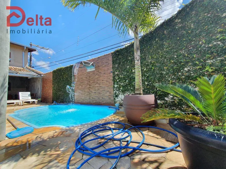 Foto 1 de Casa com 2 quartos à venda, 200m2 em Alvinópolis, Atibaia - SP