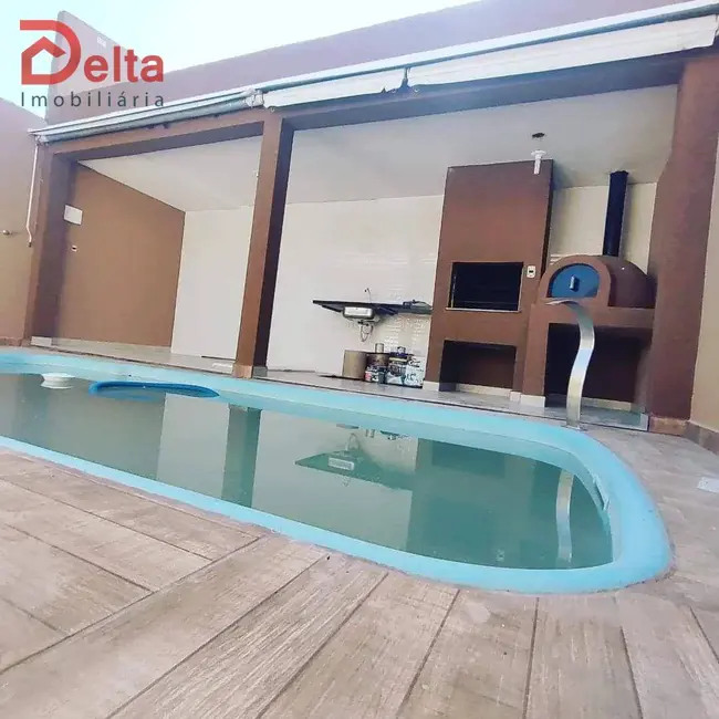 Foto 1 de Casa com 2 quartos à venda, 175m2 em Atibaia - SP