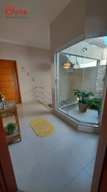 Casa com 3 quartos à venda, 600m2 em Jardim Paulista, Atibaia - SP - imagem 3 Foto 3 de Casa com 3 quartos à venda, 600m2 em Jardim Paulista, Atibaia - SP