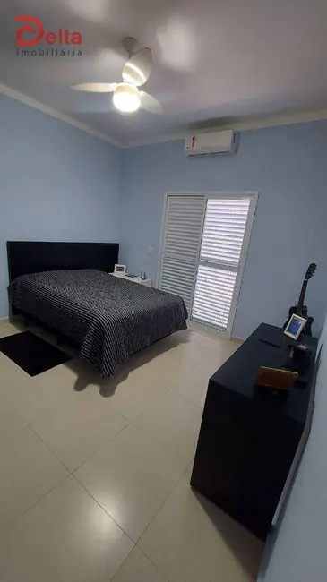 Casa com 3 quartos à venda, 600m2 em Jardim Paulista, Atibaia - SP - imagem 5 Foto 5 de Casa com 3 quartos à venda, 600m2 em Jardim Paulista, Atibaia - SP