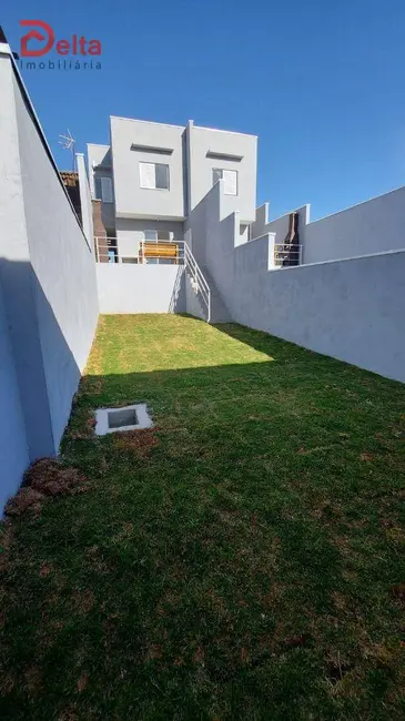 Foto 1 de Casa com 3 quartos à venda, 200m2 em Atibaia - SP