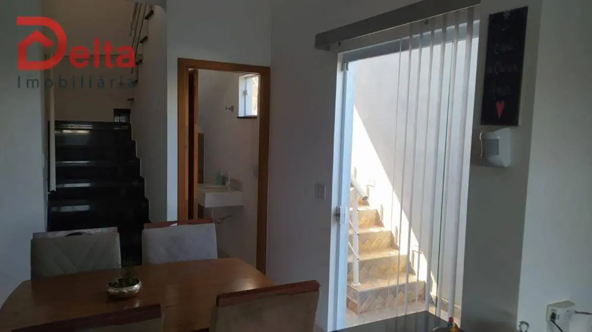 Foto 6 de Casa com 2 quartos à venda, 200m2 em Jardim Santo Antônio, Atibaia - SP