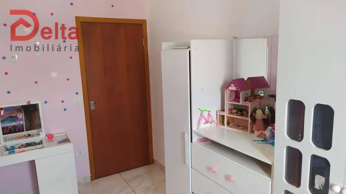 Foto 9 de Casa com 2 quartos à venda, 200m2 em Jardim Santo Antônio, Atibaia - SP