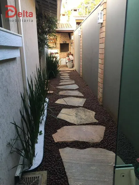 Casa com 3 quartos à venda, 300m2 em Condomínio Residencial Pedra Grande, Atibaia - SP - imagem 6 Foto 6 de Casa com 3 quartos à venda, 300m2 em Condomínio Residencial Pedra Grande, Atibaia - SP