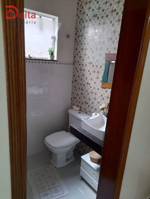 Casa com 3 quartos à venda, 300m2 em Jardim das Palmeiras, Atibaia - SP - imagem 2 Foto 2 de Casa com 3 quartos à venda, 300m2 em Jardim das Palmeiras, Atibaia - SP