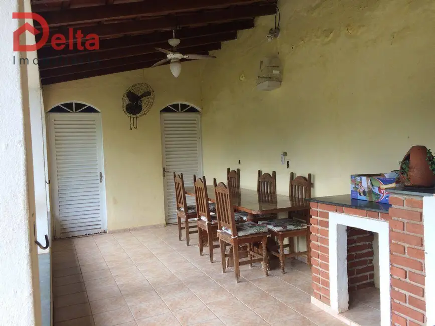 Foto 4 de Chácara com 3 quartos à venda, 1000m2 em Jardim Estância Brasil, Atibaia - SP