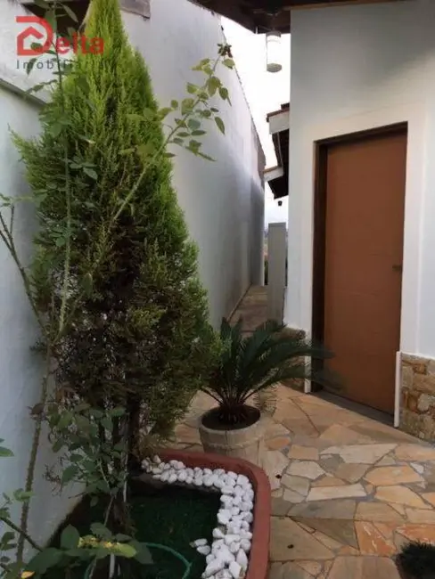 Casa com 2 quartos à venda, 200m2 em Jardim das Cerejeiras, Atibaia - SP - imagem 8 Foto 8 de Casa com 2 quartos à venda, 200m2 em Jardim das Cerejeiras, Atibaia - SP