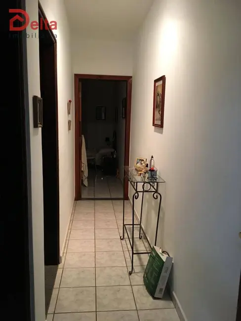 Casa com 2 quartos à venda, 200m2 em Jardim das Cerejeiras, Atibaia - SP - imagem 5 Foto 5 de Casa com 2 quartos à venda, 200m2 em Jardim das Cerejeiras, Atibaia - SP