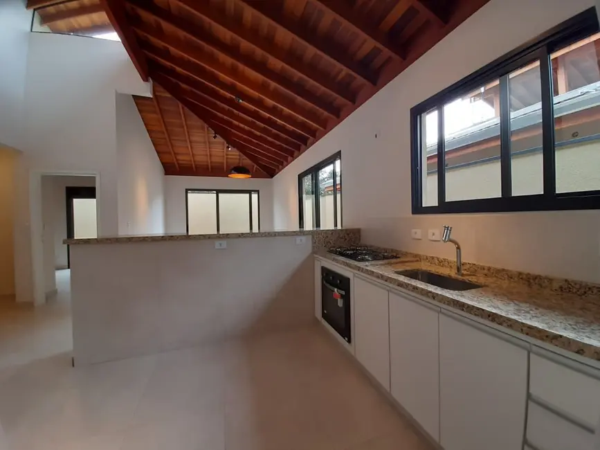 Foto 5 de Casa com 3 quartos para alugar, 150m2 em Jardim dos Pinheiros, Atibaia - SP