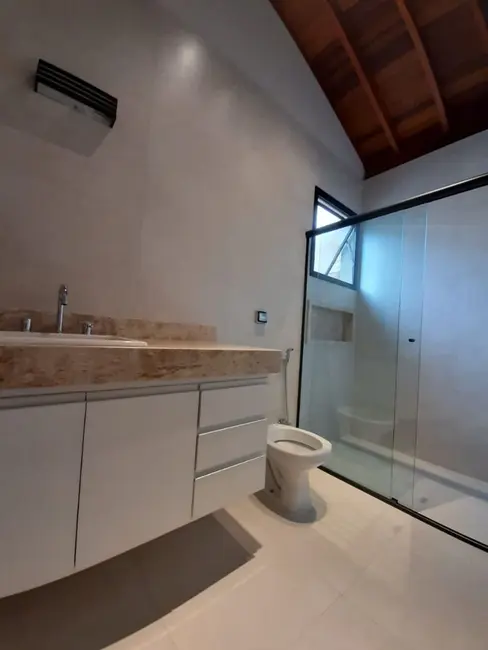Foto 2 de Casa com 3 quartos para alugar, 150m2 em Jardim dos Pinheiros, Atibaia - SP